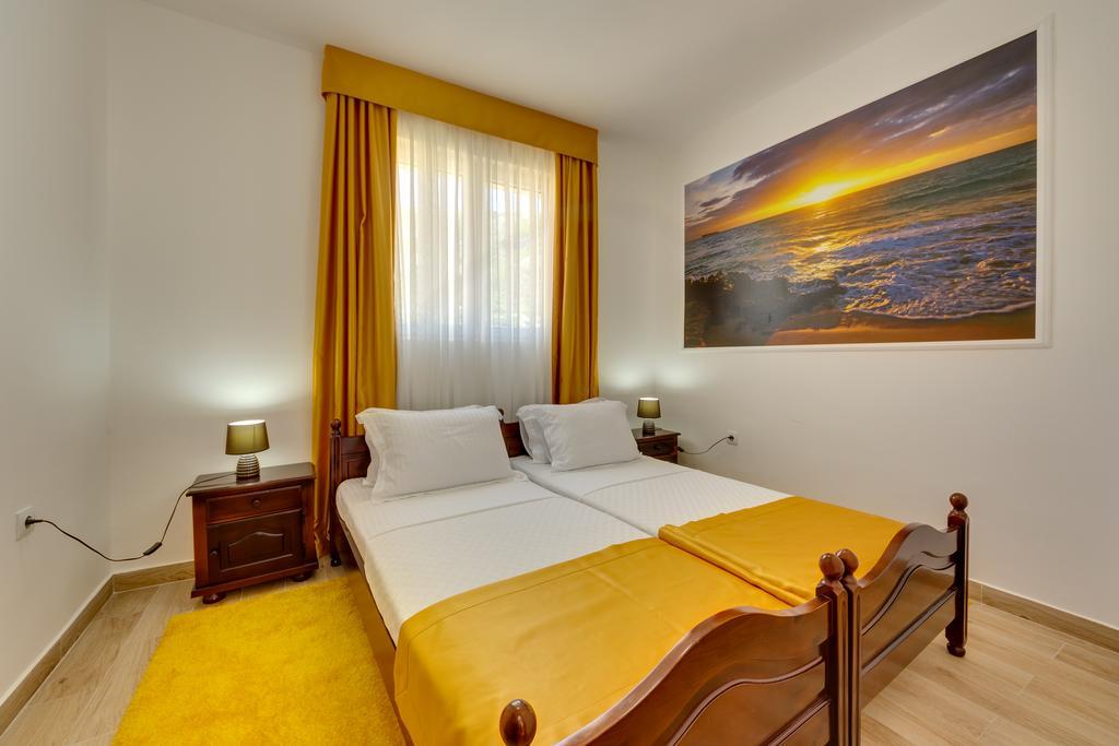 Hotel Akapulco Sutomore Ngoại thất bức ảnh